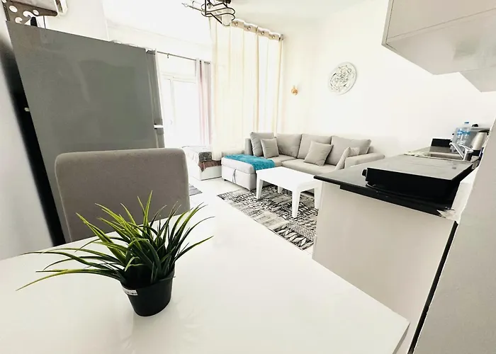 Apartment Lotus Elegant Pool View *