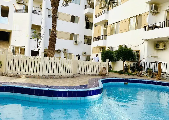 Apartment Lotus Elegant Pool View *