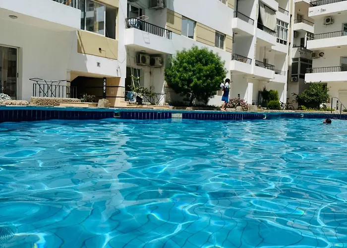 Lotus Elegant Pool View Apartment *