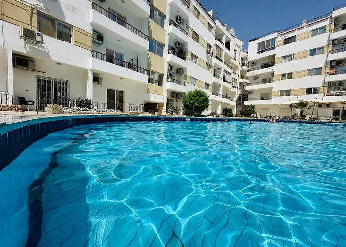 Lotus Elegant Pool View Apartment
