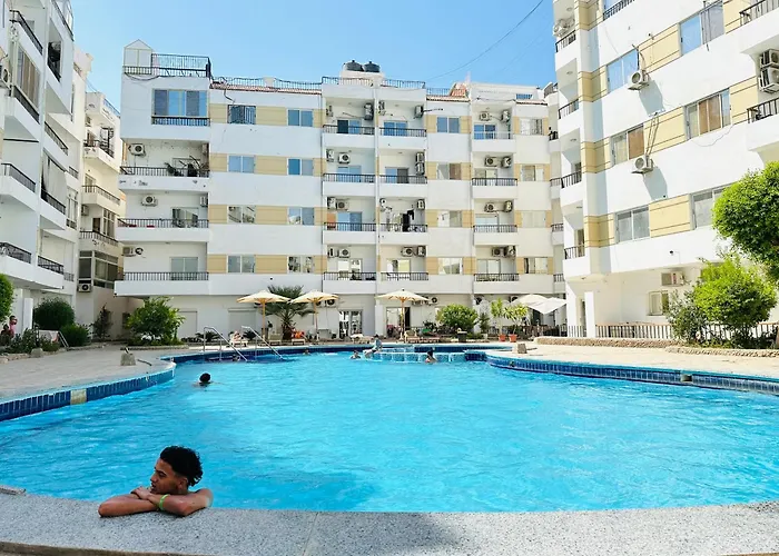 Apartment Lotus Elegant Pool View