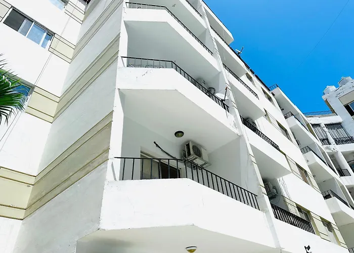 Apartment Lotus Elegant Pool View