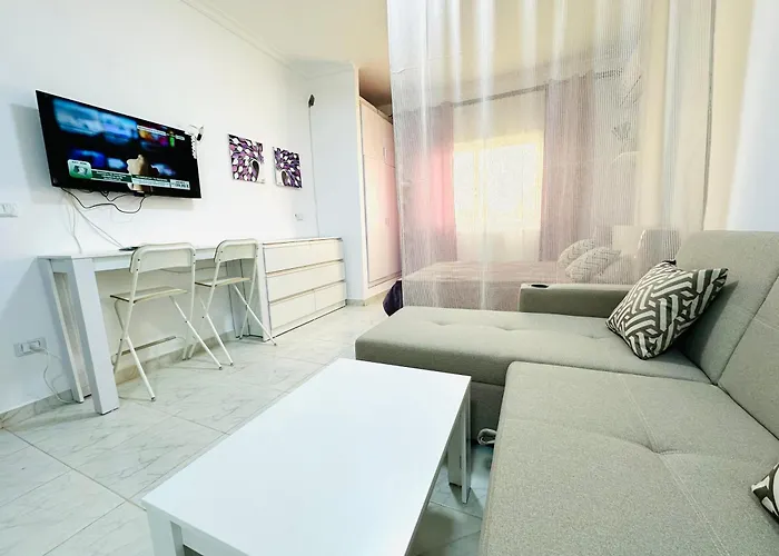 Lotus Elegant Pool View Apartment