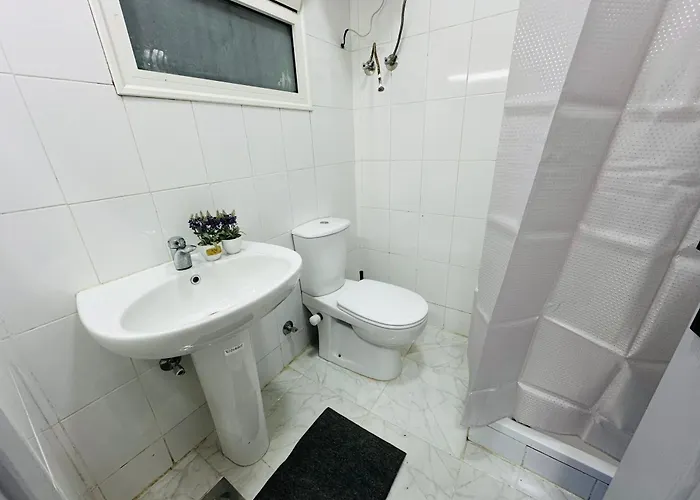 Lotus Elegant Pool View Apartment