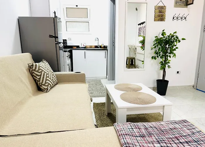 Lotus Elegant Pool View Apartment